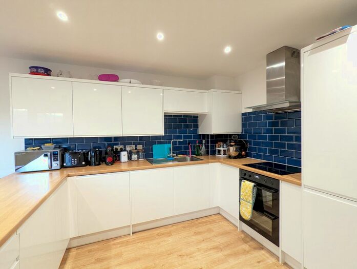 4 Bedroom Property To Rent In Norwich Drive, Brighton, BN2