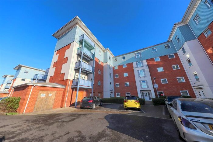 2 Bedroom Flat To Rent In Bittern House, Wraysbury Drive, Yiewsley, West Drayton, UB7