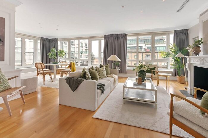 3 Bedroom Flat To Rent In Warren House, Beckford Close, London, W14