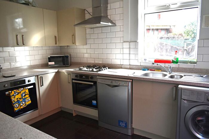 5 Bedroom Terraced House To Rent In Mackintosh Place, Cardiff, CF24
