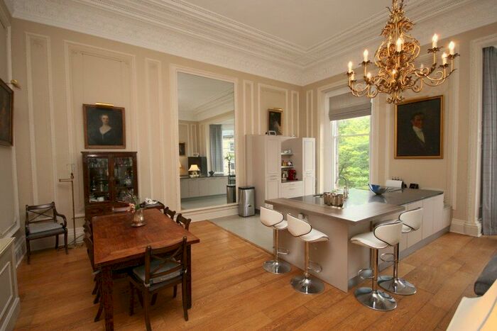 2 Bedroom Flat To Rent In Grosvenor Crescent, Edinburgh, EH12