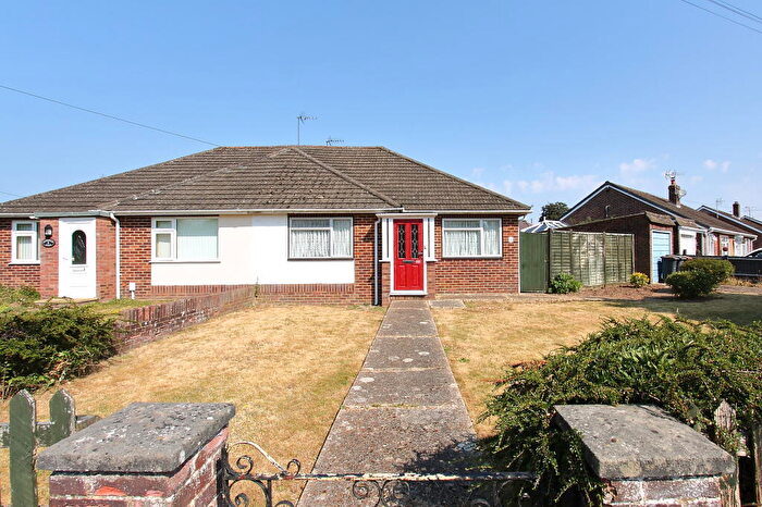 2 Bedroom Semi-Detached Bungalow For Sale In Milton Avenue, Andover, Hampshire, SP10