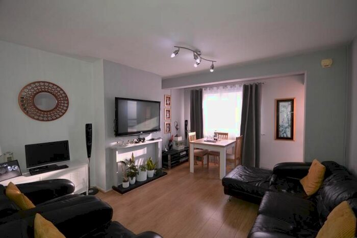 2 Bedroom Flat To Rent In Wakefield Street, East Ham, London, E6
