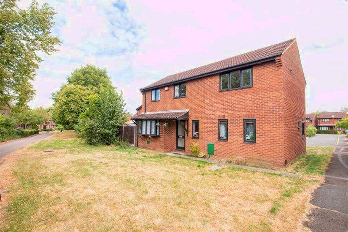 5 Bedroom Detached House To Rent In Lodge Gate, Great Linford, Milton Keynes, MK14