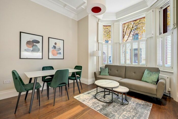 1 Bedroom Flat To Rent In Lower Sloane Street, Chelsea, London, SW1W