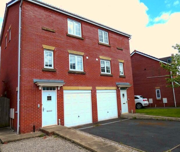 3 Bedroom Town House To Rent In Brampton Drive, Bamber Bridge, PR5