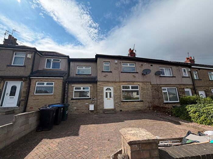 4 Bedroom End Of Terrace House To Rent In Southmere Grove, Bradford, BD7