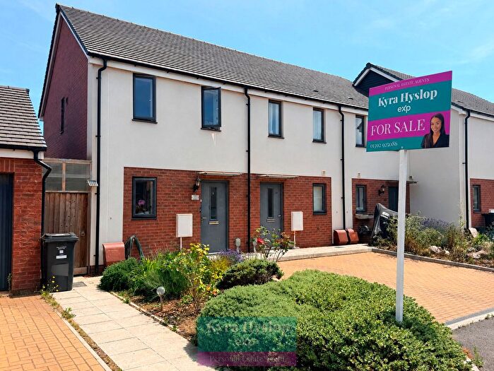 2 Bedroom Terraced House For Sale In Tithebarn, Exeter, EX1