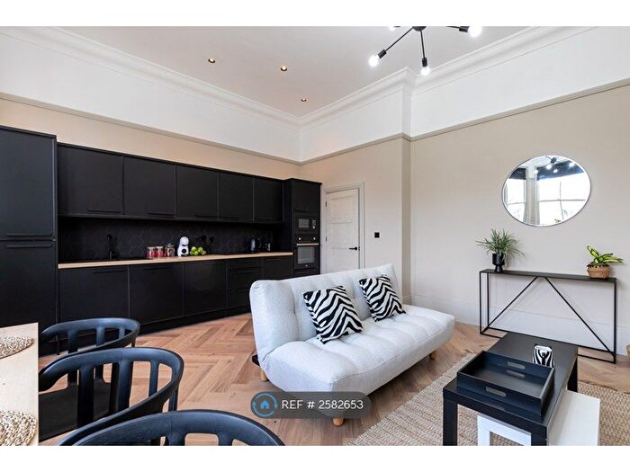 2 Bedroom Flat To Rent In St Leonards On Sea, Hastings, TN37