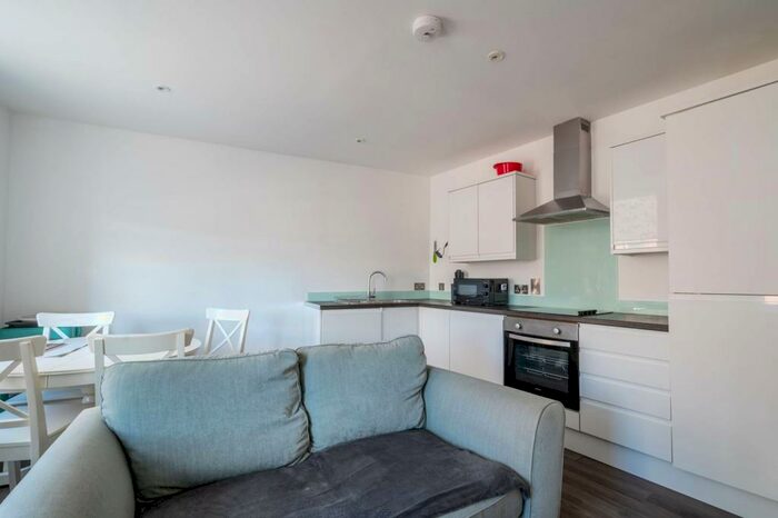 2 Bedroom Flat To Rent In Woodbridge Chambers, Guildford, , Guildford, GU1