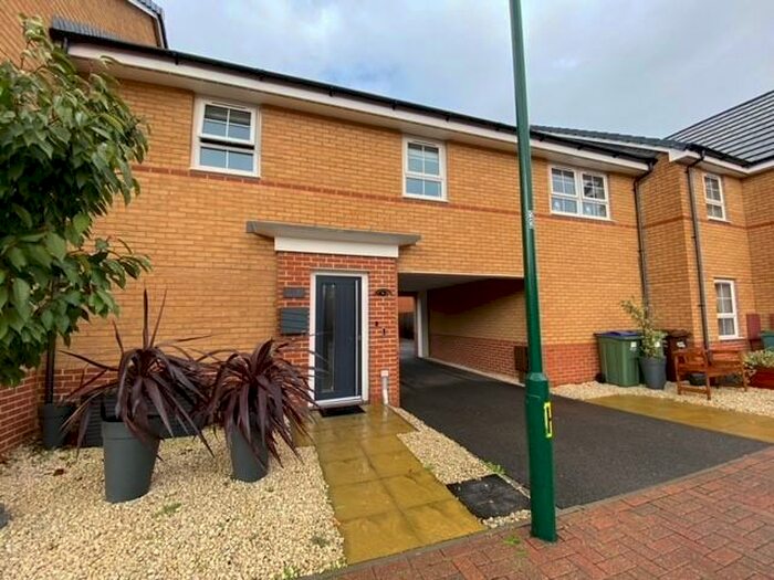 2 Bedroom Apartment To Rent In Stanhorn Grove, Felpham, PO22