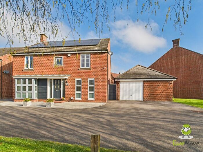 4 Bedroom Detached House For Sale In Spire Close, Basingstoke, Hampshire, RG24