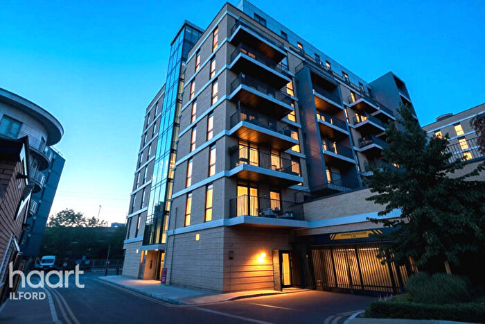 2 Bedroom Flat For Sale In Roden Street, Ilford, IG1