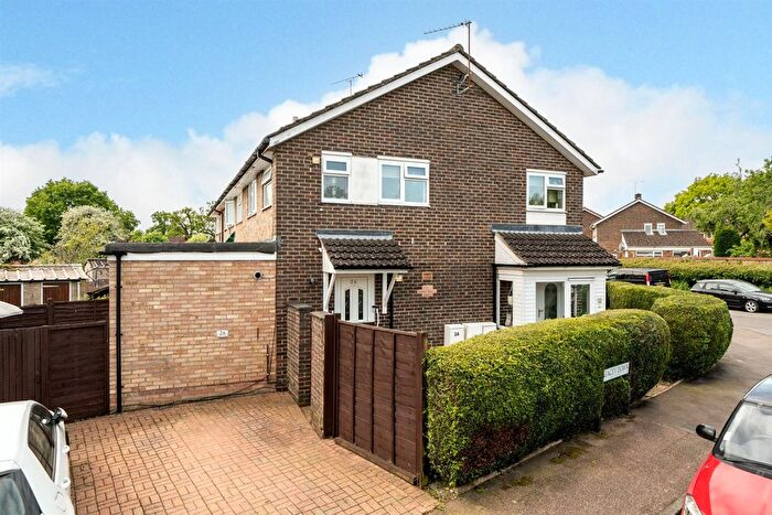 2 Bedroom Flat For Sale In Feacey Down, Hemel Hempstead, HP1