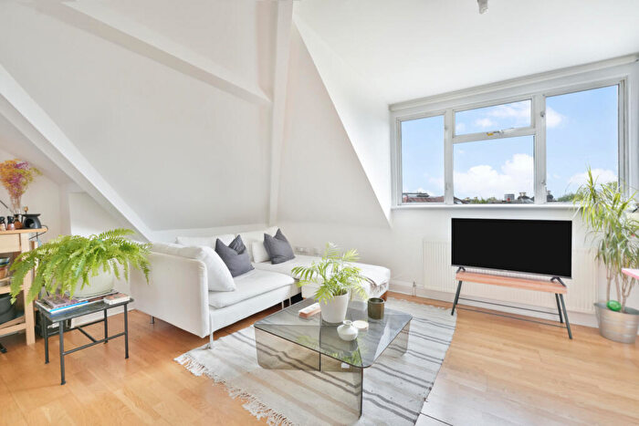 2 Bedroom Flat To Rent In Filey Avenue, Cazenove, N16