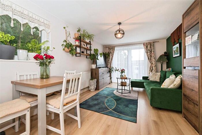 2 Bedroom Flat For Sale In Orpen Road, Southampton, Hampshire, SO19