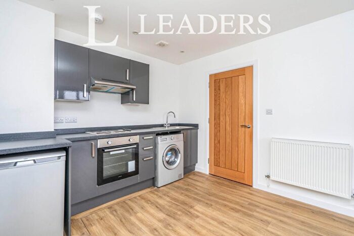 2 Bedroom Flat To Rent In Isambard Brunel Road, Portsmouth, PO1