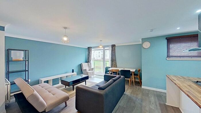 3 Bedroom Flat To Rent In Maplewood Park, Edinburgh, Midlothian, EH12