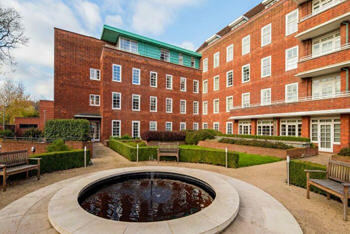 2 Bedroom Flat To Rent In Ravenscourt Gardens, London, W6
