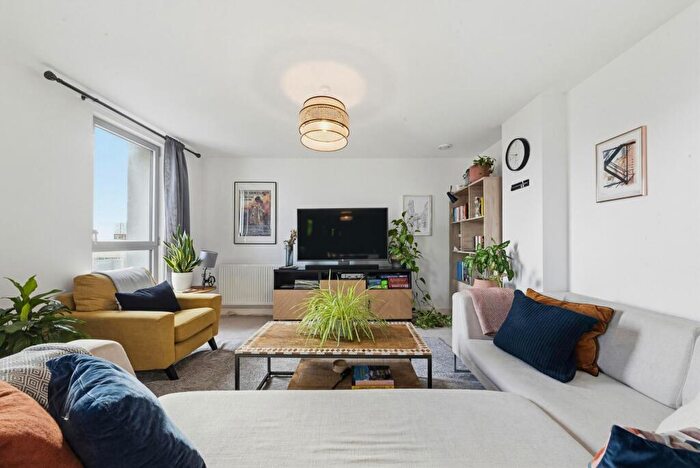 2 Bedroom Flat For Sale In Heron Place, Bramwell Way, E16