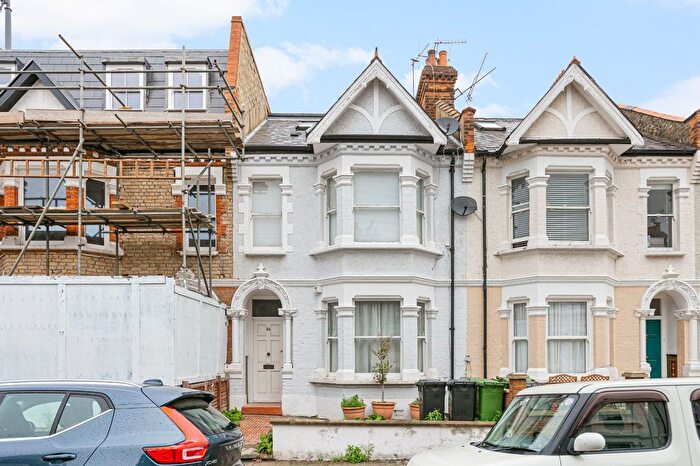 4 Bedroom End Of Terrace House To Rent In Greswell Street, Alphabet Streets, SW6