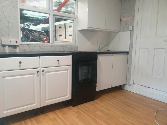 1 Bedroom Semi-Detached House To Rent In Woodstock Avenue, London, Greater London, NW11