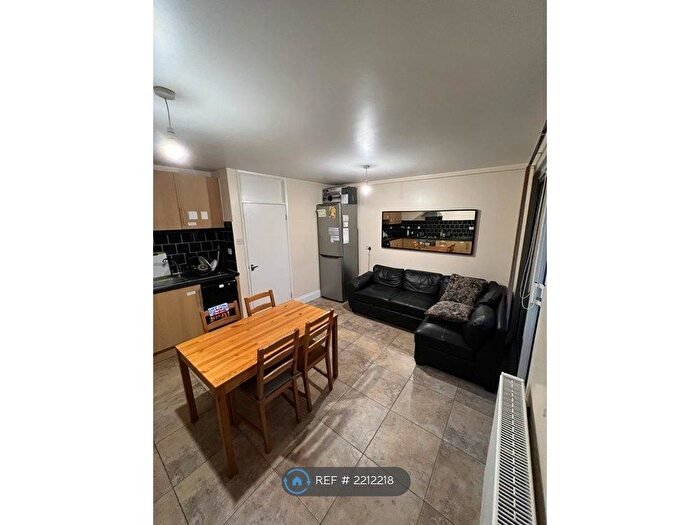 4 Bedroom Maisonette To Rent In Ramsfort House, London, SE16