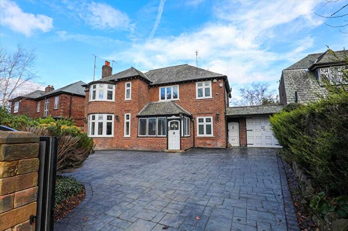 4 Bedroom Detached House For Sale In Menlove Avenue, Liverpool, L18