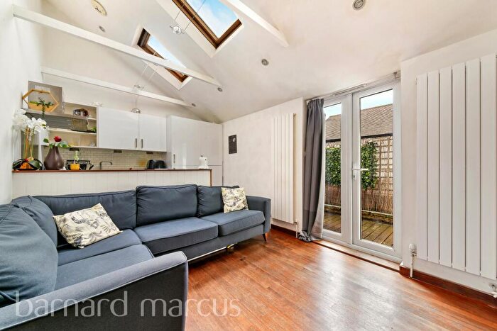 1 Bedroom Flat To Rent In Station Road, West Wickham, BR4