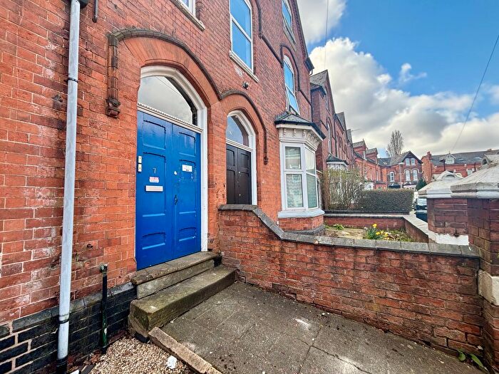 3 Bedroom Flat To Rent In Carlyle Road, Birmingham, B16