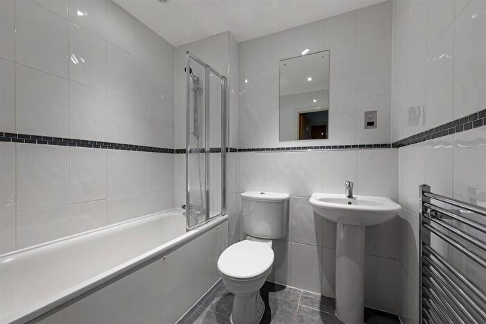 1 Bedroom Flat For Sale In High Street, Stratford, E15