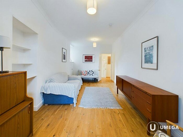 2 Bedroom Flat To Rent In Brand Place, Abbeyhill, Edinburgh, EH8