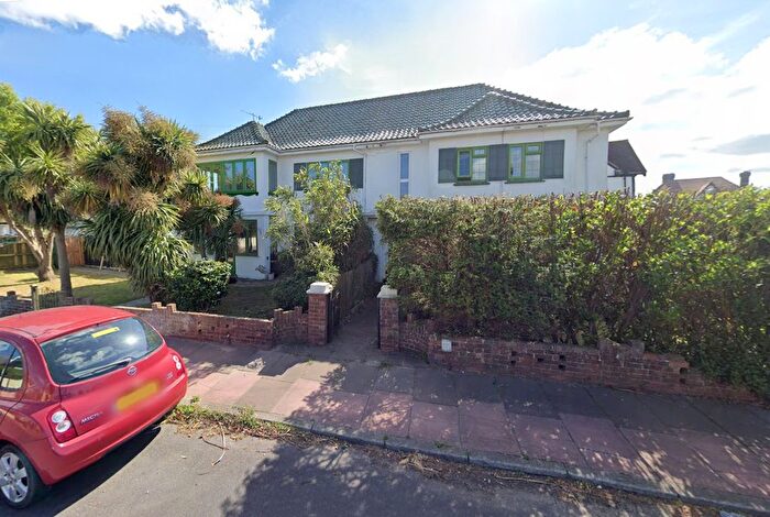 2 Bedroom Flat To Rent In Sea Place, Goring-By-Sea, BN12