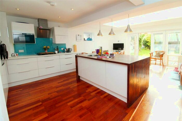 3 Bedroom House To Rent In Murray Road, Waterlooville, Hampshire, PO8