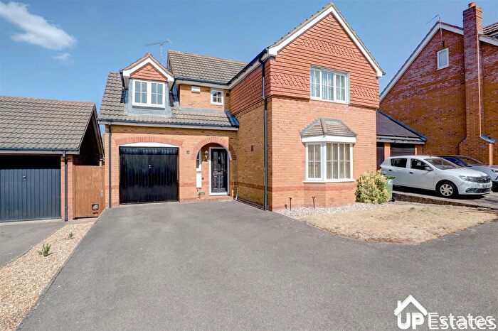 4 Bedroom Detached House For Sale In Rockingham Drive, Maple Park, Nuneaton, CV11