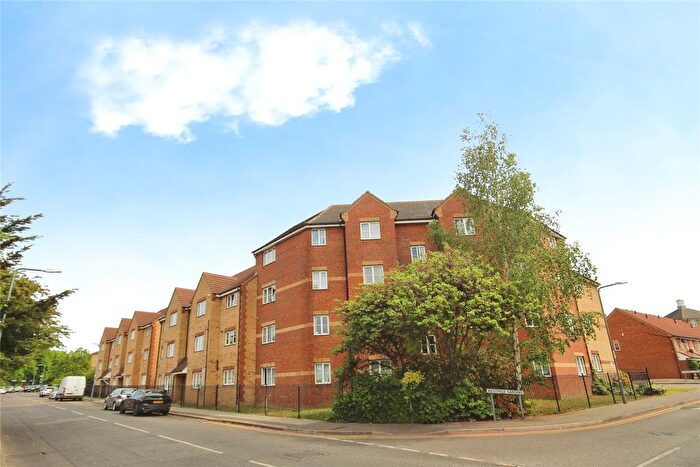 2 Bedroom Flat To Rent In Madeleine Close, Chadwell Heath, Romford, RM6