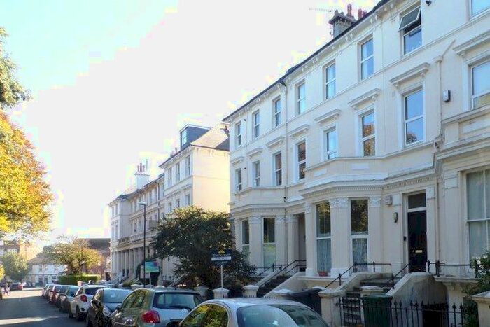 1 Bedroom Flat To Rent In 13 Upperton Gardens, Eastbourne BN21