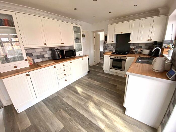 4 Bedroom Detached House For Sale In Orford Rise, Nuneaton, CV10