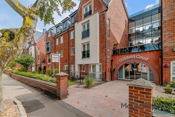 1 Bedroom Apartment For Sale In Oakfield Court, Crofts Bank Road, Urmston, Manchester, M41