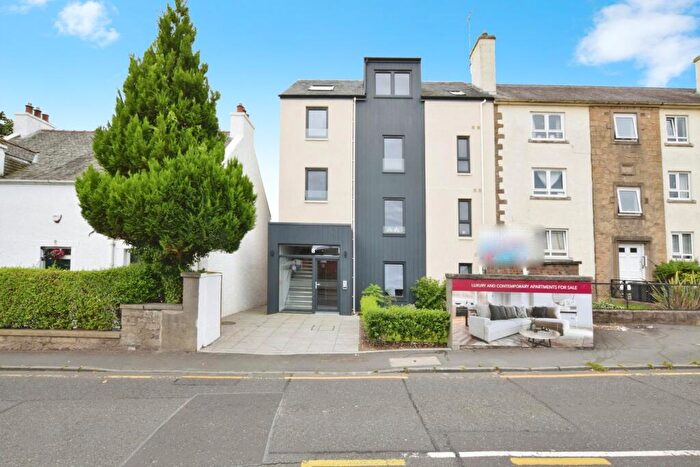 2 Bedroom Apartment For Sale In Saughton Road North, Edinburgh, EH12