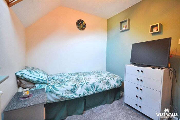 4 Bedroom Detached House For Sale In New Hill, Goodwick, SA64 - Photo 11