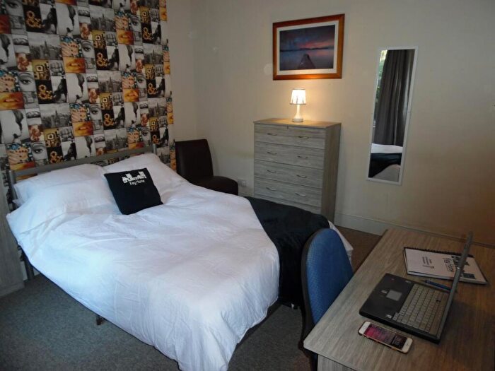 Studio To Rent In Colwyn Road, Northampton, NN1