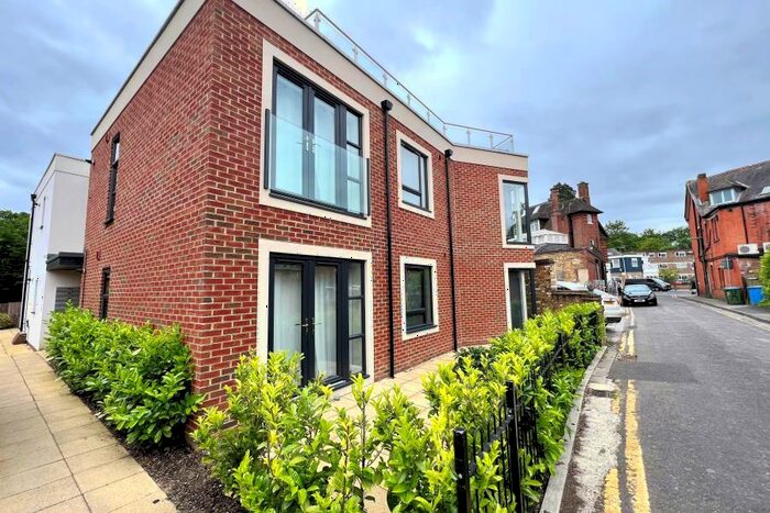 1 Bedroom Apartment To Rent In Weybridge, KT13