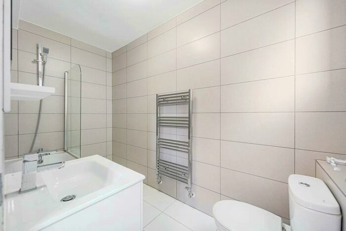 2 Bedroom Flat To Rent In Nightingale Lane, Nightingale Triangle, London, SW12