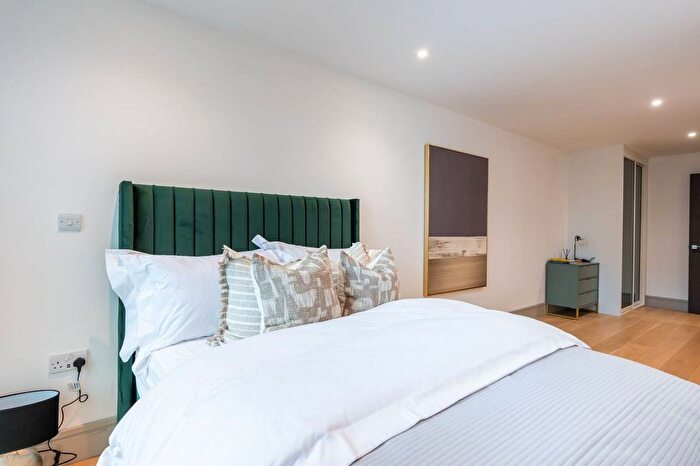 1 Bedroom Flat To Rent In Zenith House, Wood Green, London, N15