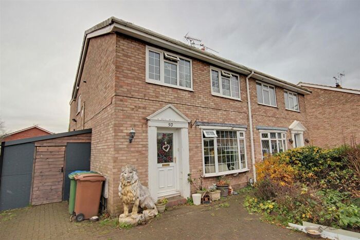 4 Bedroom Semi Detached House For Sale In Laburnum Avenue, Cranswick, YO25