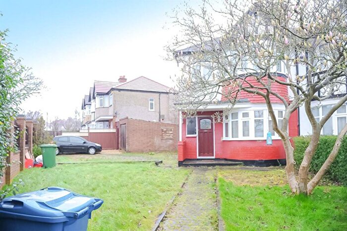3 Bedroom House To Rent In Kings Road, Harrow, HA2