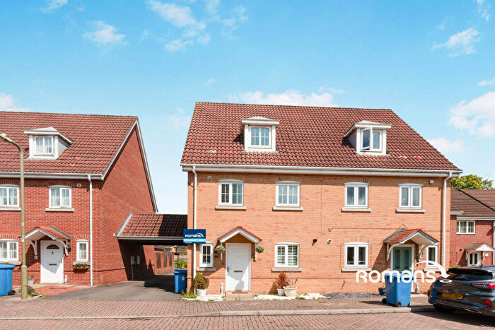 3 Bedroom Semi-Detached House To Rent In Knightwood Close, Farnborough, GU14