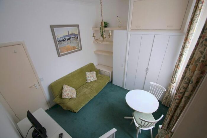 1 Bedroom Flat To Rent In Craven Hill Gardens, London, W2