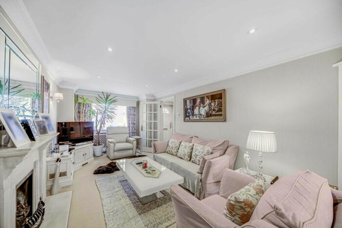 4 Bedroom House To Rent In Boundary Close, Barnet, EN5